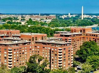 1021 Arlington Blvd, Arlington, VA 22209