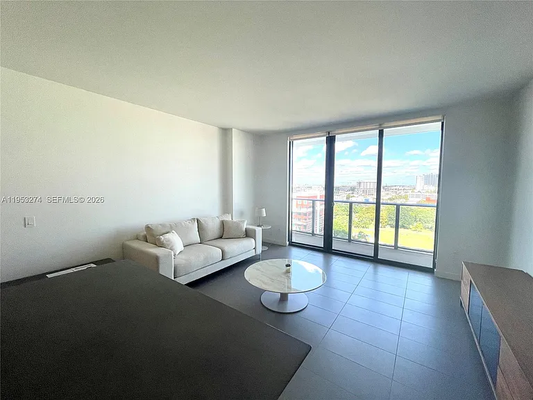1600 NE 1st Ave #1018 — Photo 8
