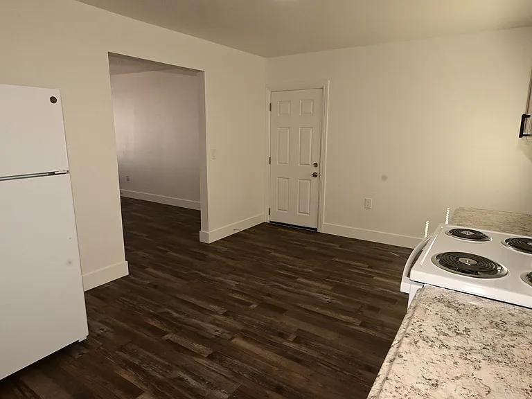 1007 C St #1 — Photo 12