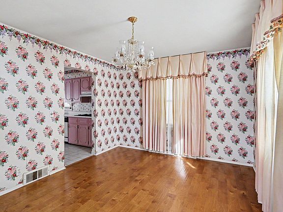 5th image of 436 Edgemoor Ave