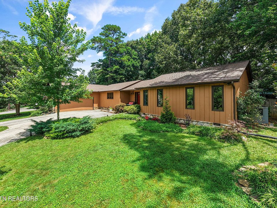 1st image of 612 Laurel Valley Rd