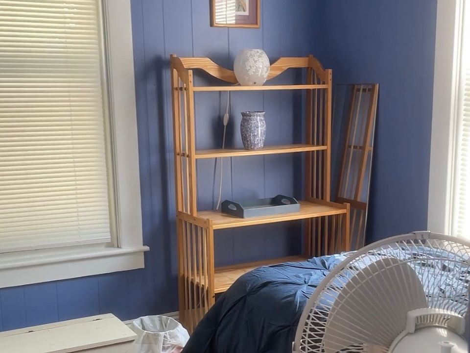 small bedroom