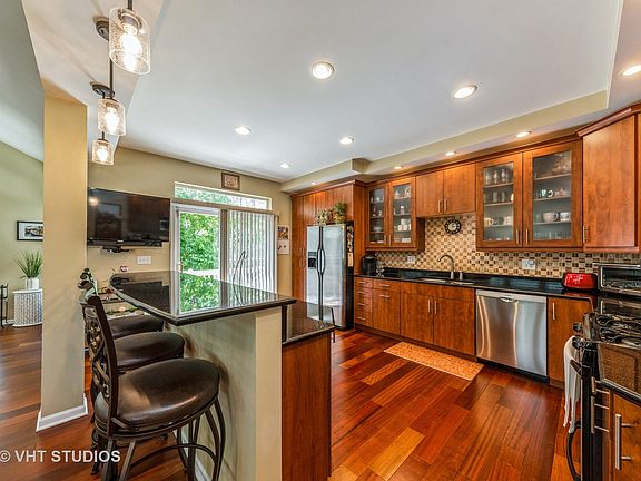 5th image of 2824 N Greenwood Ave #B