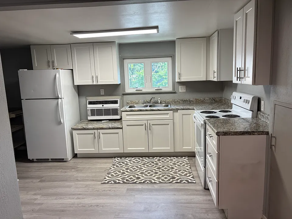 725 Penn Ave #3