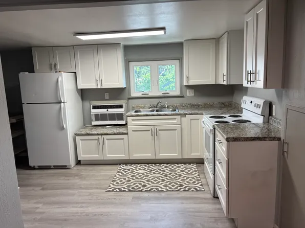725 Penn Ave #3, Irwin, PA 15642