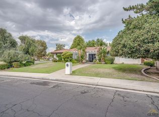 4100 Chardonnay Dr, Bakersfield, CA 93306