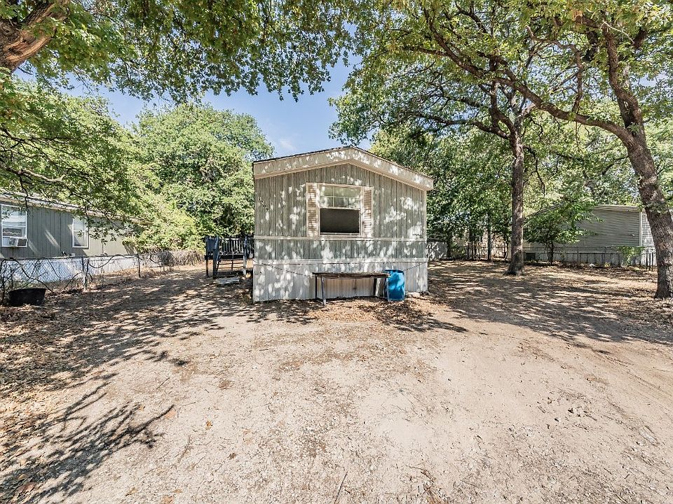 1st image of 1709 Pelican Dr N