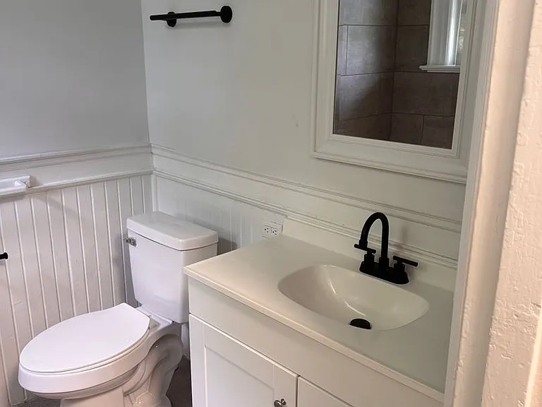 1308 Clay St — Photo 15