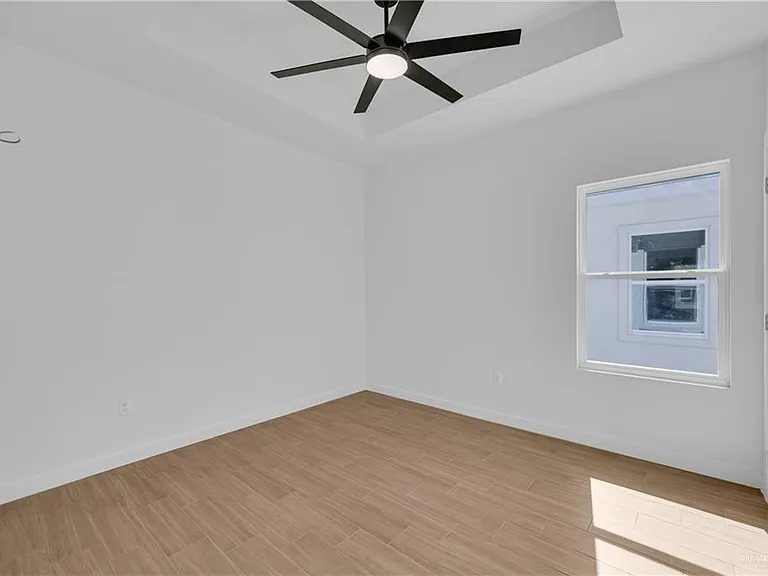 2905 Esteban St #3 — Photo 9