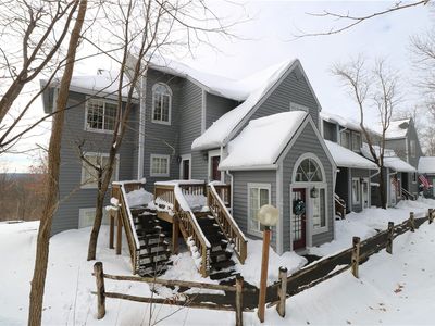 2212 S Ridge Ln, Hidden Valley, PA, 15502
