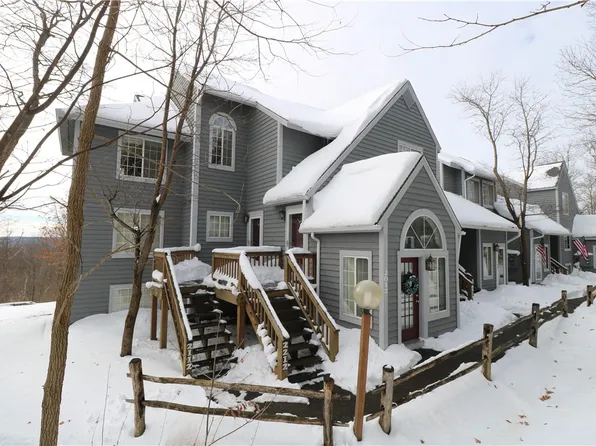 2212 S Ridge Ln, Hidden Valley, PA 15502