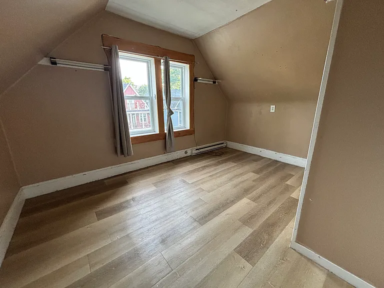 359 Charlotte St #A — Photo 15