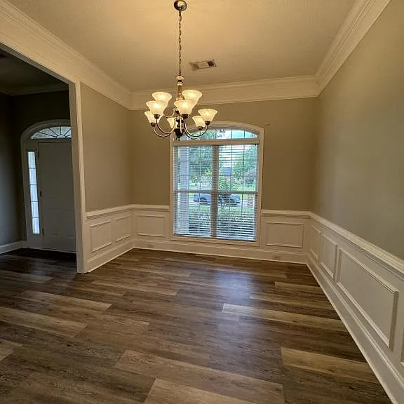 204 Mahan Dr — Photo 6
