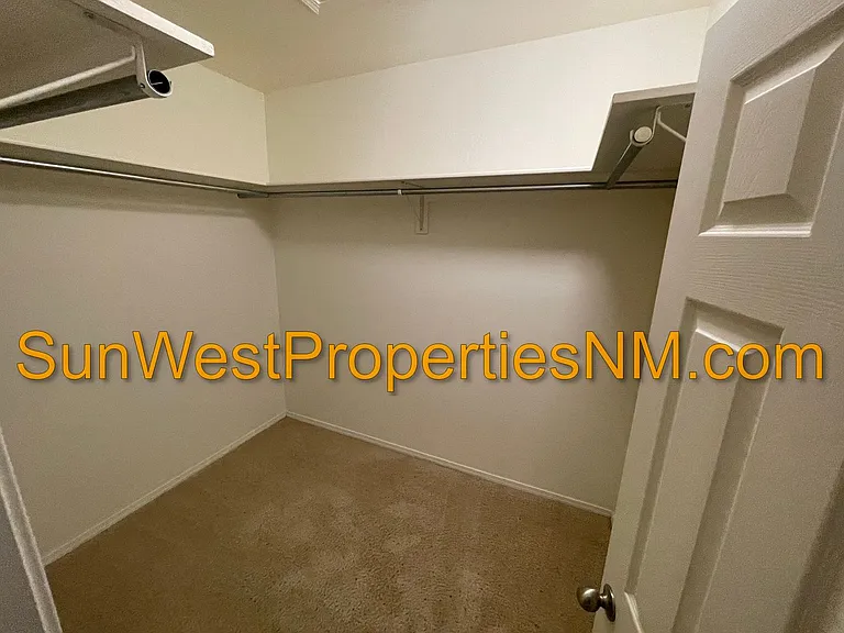 553 E Zia St — Photo 11