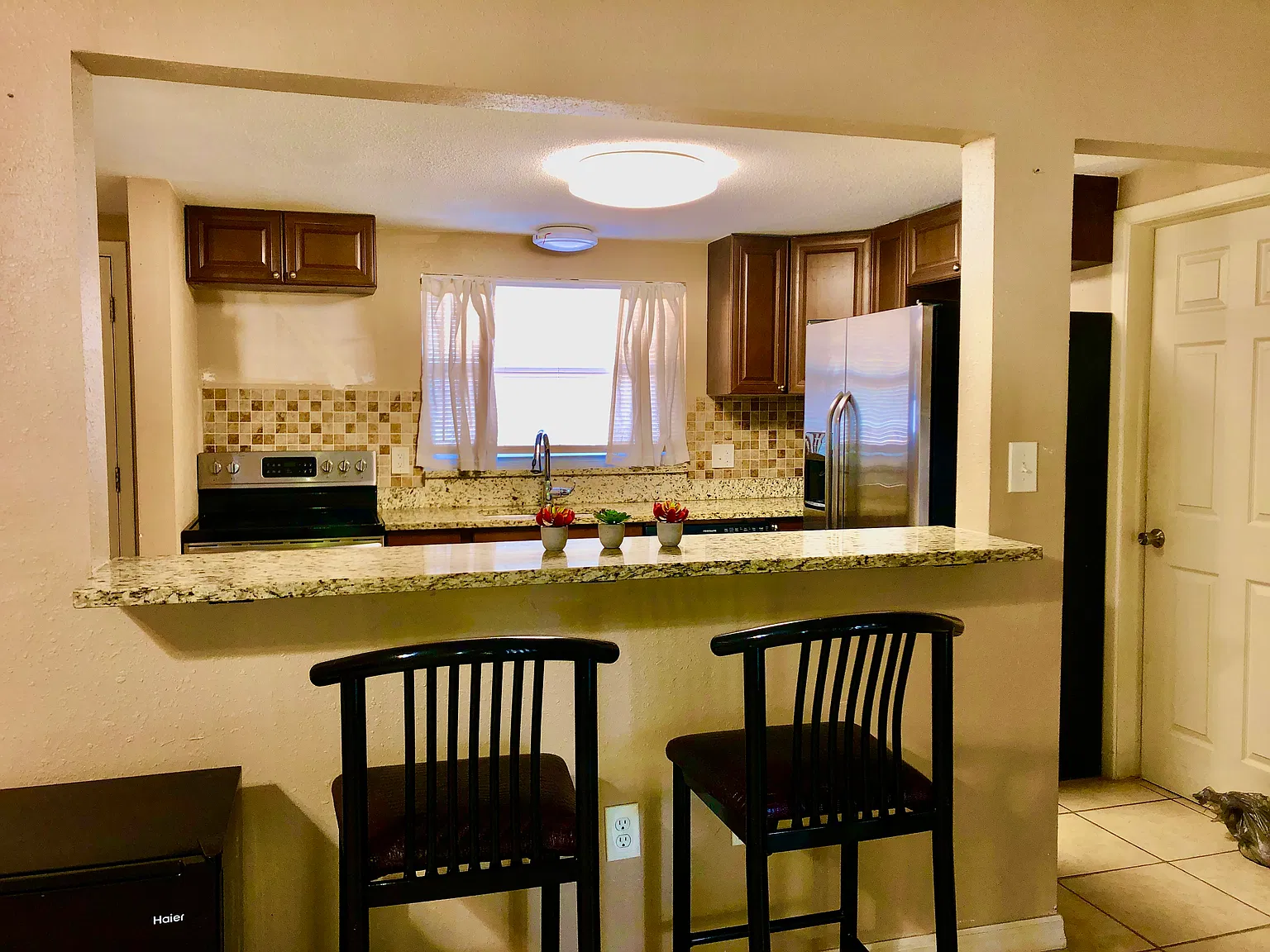3 bed, 1250 sqft, $1,750 — Photo 2