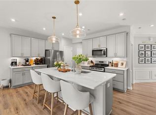 798 N Greenway Dr, Westlake, OH 44145