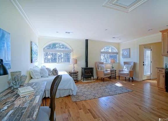 3rd image of 399 El Granada Blvd