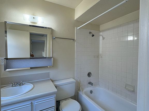 3rd image of 4131 11th Ave NE APT 107