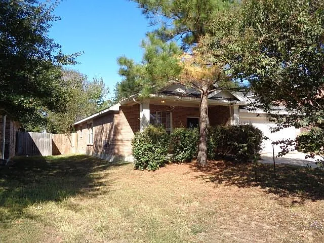 3 bed, 2.0 bath, 2134 sqft, $1,725 — Photo 3