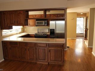 34 Old Fourth Dr, Oak Ridge, NJ 07438