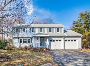 20 Surrey Ln, Needham, MA 02492