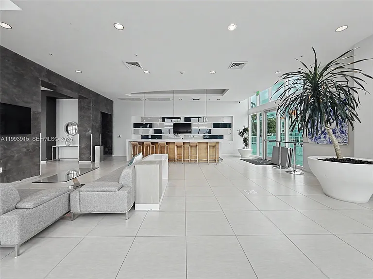 1900 N Bayshore Dr #3811 — Photo 23