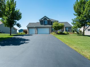 19419 Carmel Trl, Farmington, MN 55024