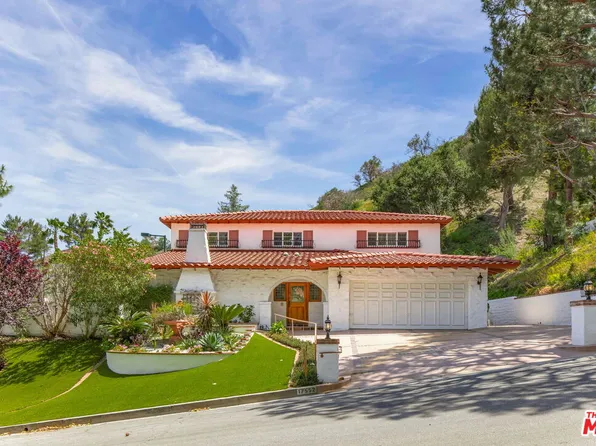 17552 Camino De Yatasto, Pacific Palisades, CA 90272
