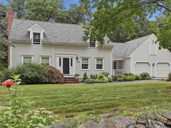 104 Elm St, Newbury, MA 01922