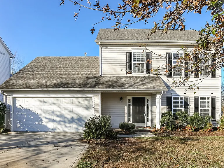 14219 Riding Hill Ave — Photo 1
