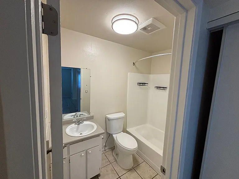 Sonoma Court Townhomes — Photo 10