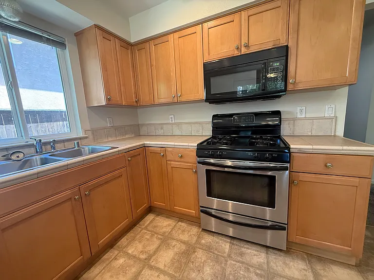 2583 Meadow Ln — Photo 9