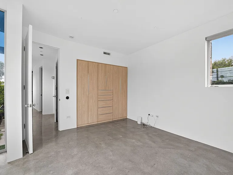 404 Grand Blvd — Photo 46