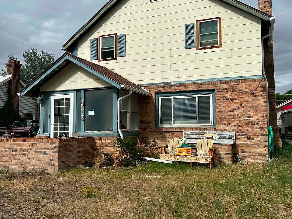 1st image of 912 9th St