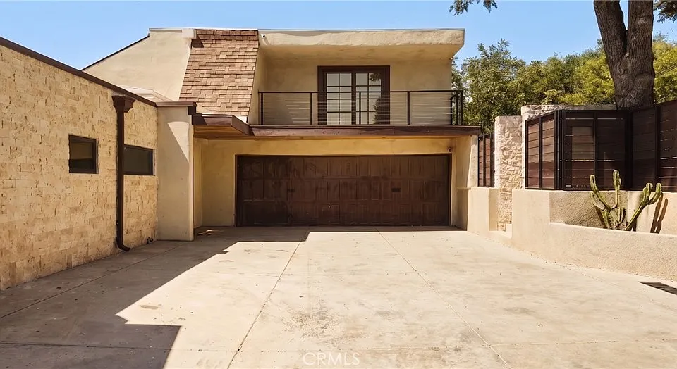 3858 Alta Mesa Dr