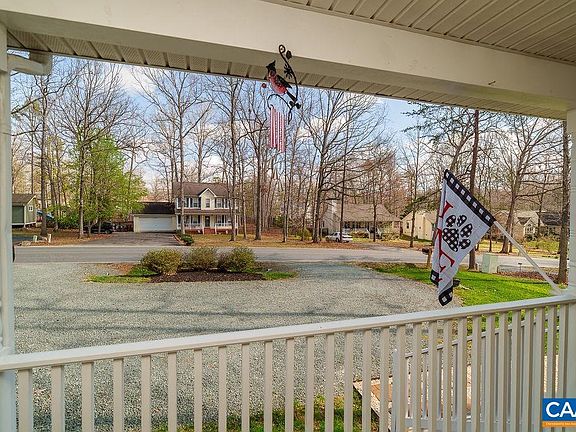5th image of 644 Jefferson Dr