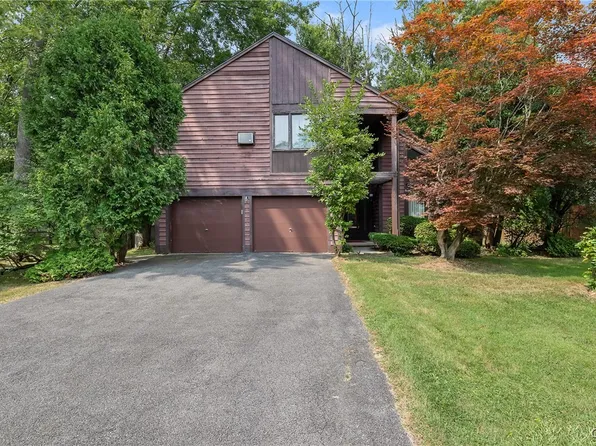 4270 Persimmon Path, Liverpool, NY 13090