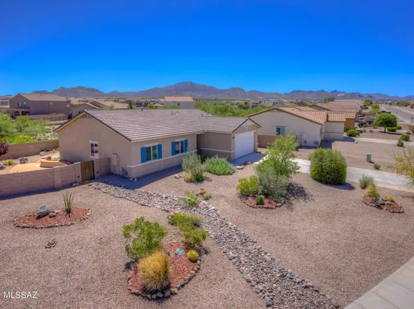 635 S Courts Redford Dr, Vail, AZ 85641