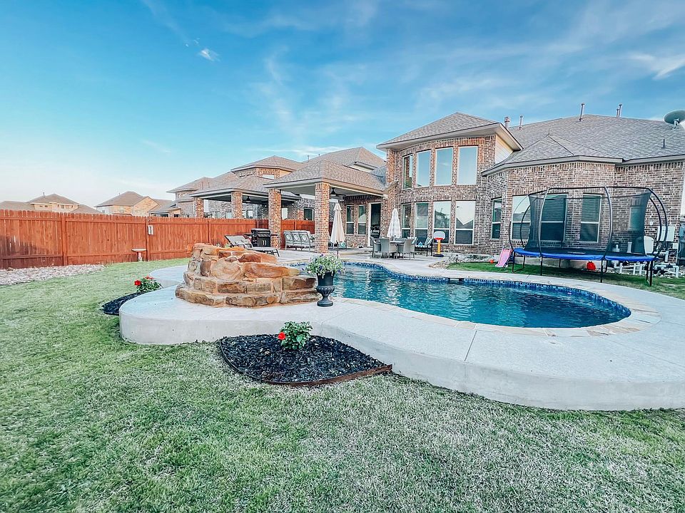 1st image of 301 Whittington Way