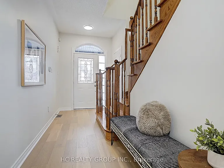 465 Woodspring Ave — Photo 2
