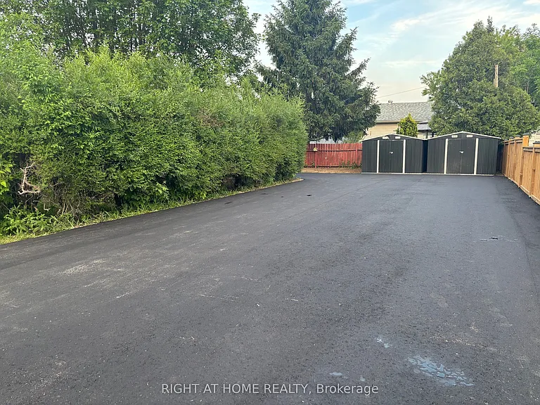 442 Broadway Ave #UPPER — Photo 2