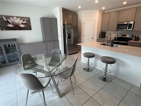 4th image of 637 Bell Prairie Cir
