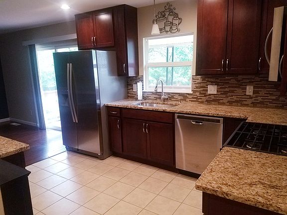 4th image of 660 Twigwood Dr