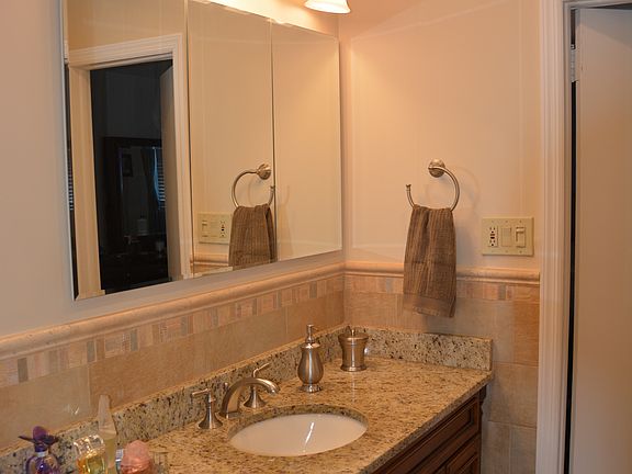 5th image of 3 Tiffany Ln