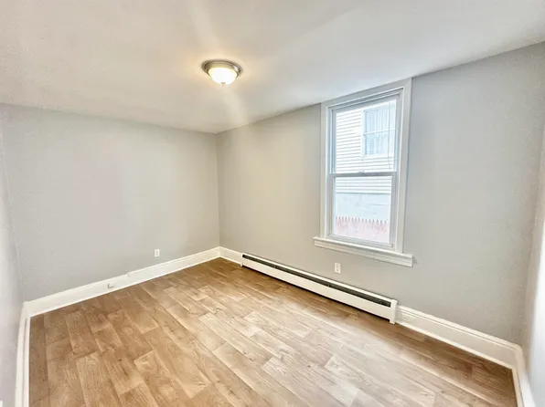 130 Grant Avenue image 7 of 18