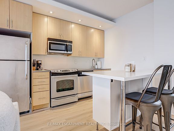 4th image of 165 Legion Rd N #2623