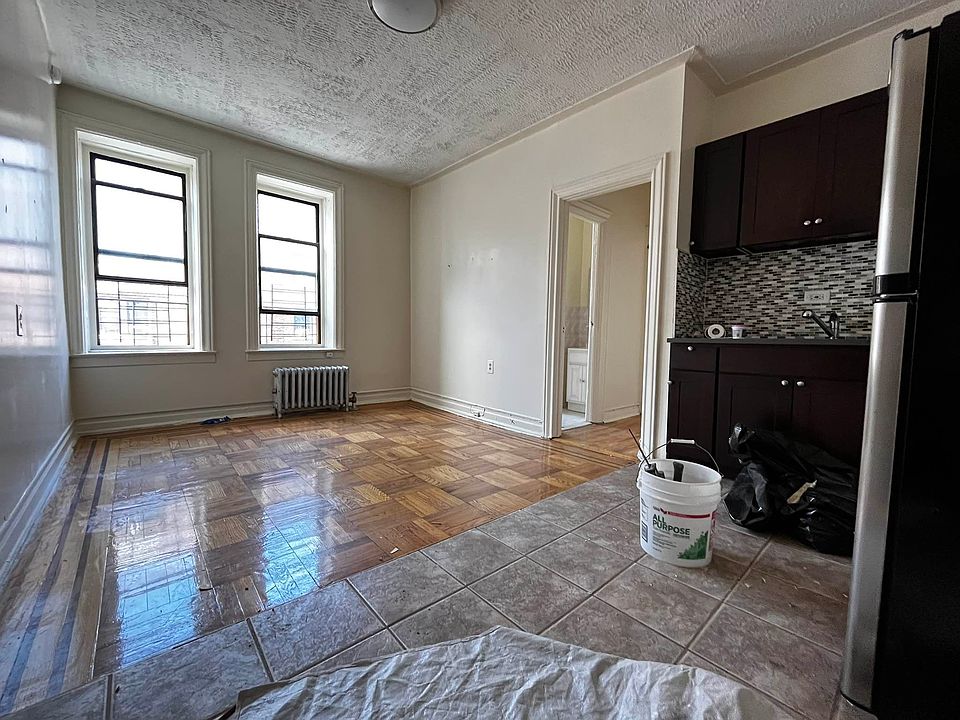 1st image of 250 Hawthorne St APT 4C