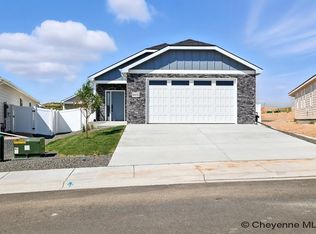 4032 Arrowhead Trl, Cheyenne, WY 82001