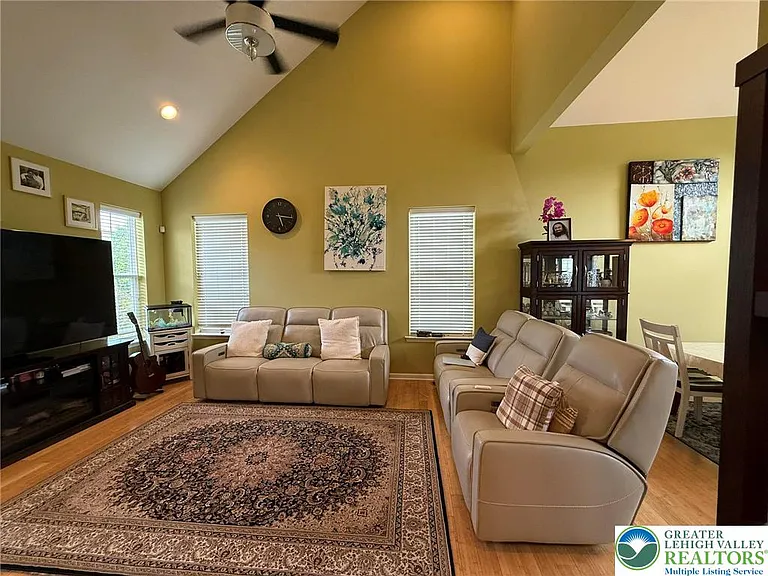 835 Holly Blue Way — Photo 9