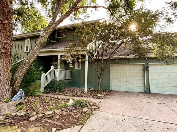 701 NE Burning Tree St, Lees Summit, MO 64064